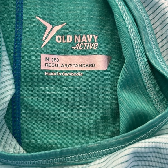 Old navy athletic tank size Medium (8) - Picture 2 of 3
